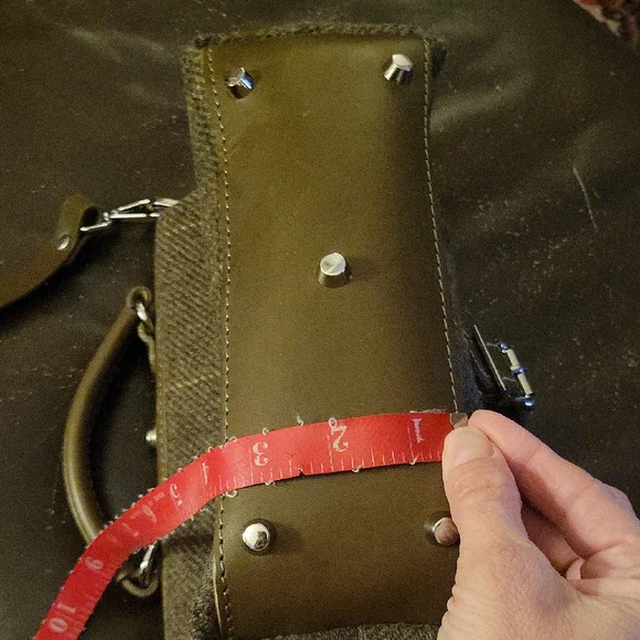 Stylish Olive Green Tweed Handbag - Picture 5 of 5